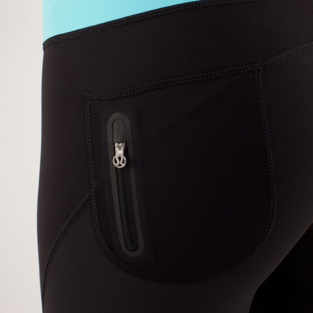 Lululemon Black and Blue Cropped Leggings - Picture 4 of 16